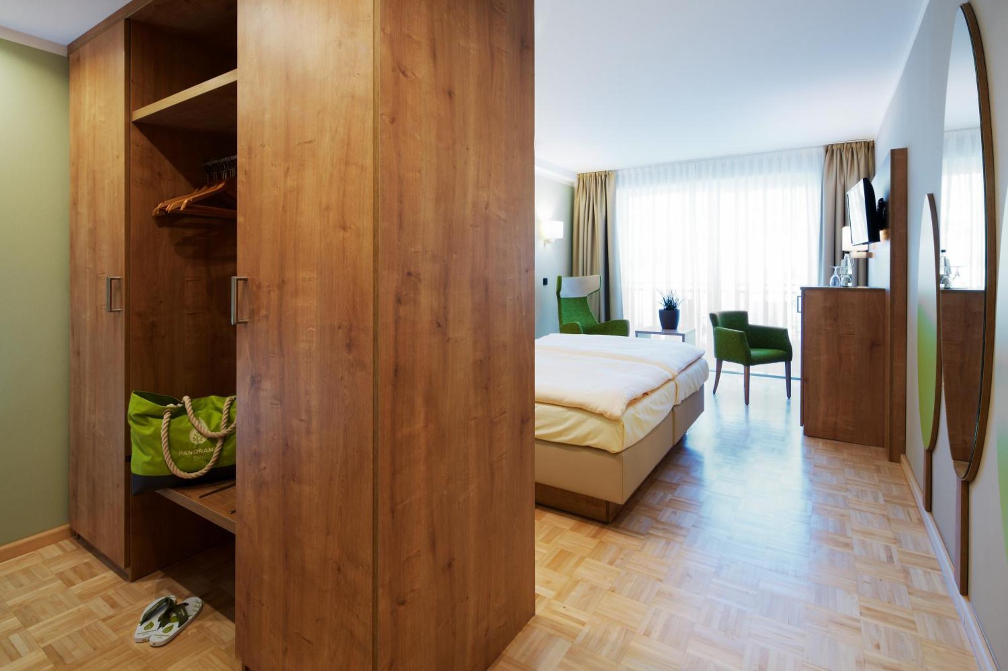 Bio-Seehotel Zeulenroda Ruang foto